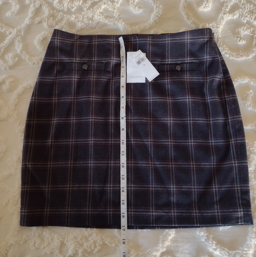 NWT Banana Republic Factory Navy Skirt